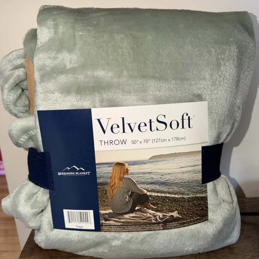 Berkshire Blanket Velvet Soft  Throw 50